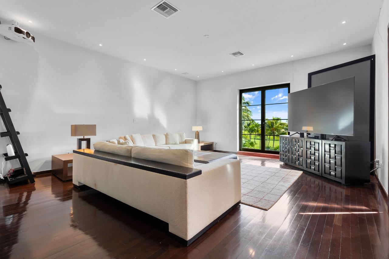 i-/Property/54780/54780-27.jpg