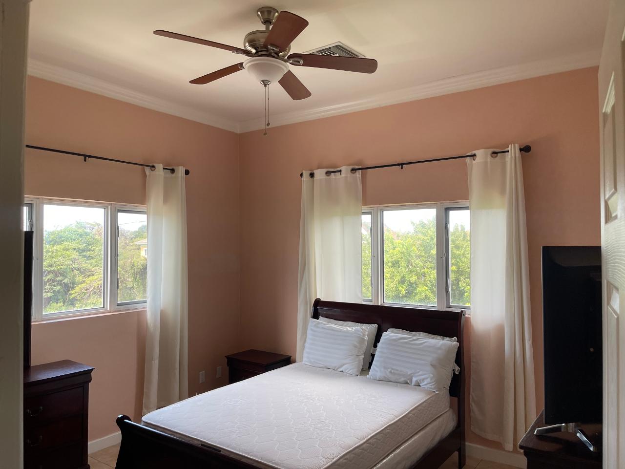 i-/Property/56470/56470-16.jpg