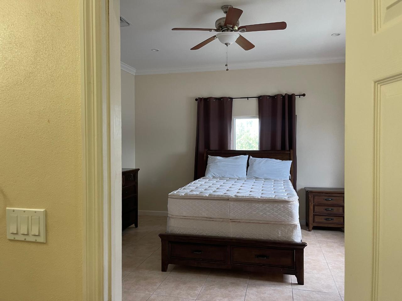 i-/Property/56470/56470-24.jpg