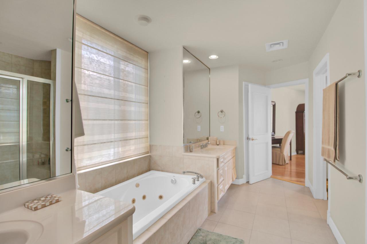 i-/Property/56894/56894-12.jpg
