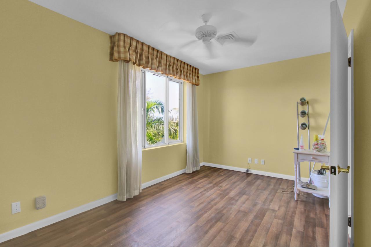 i-/Property/56894/56894-13.jpg